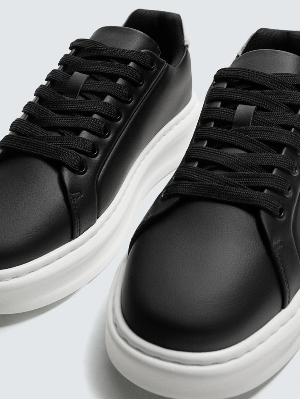 Zara men’s black sneakers white detailed heel sz 42 / 9